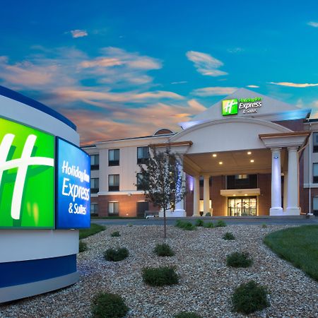 Holiday Inn Express Hotel & Suites Concordia Us 81 By Ihg Exterior photo