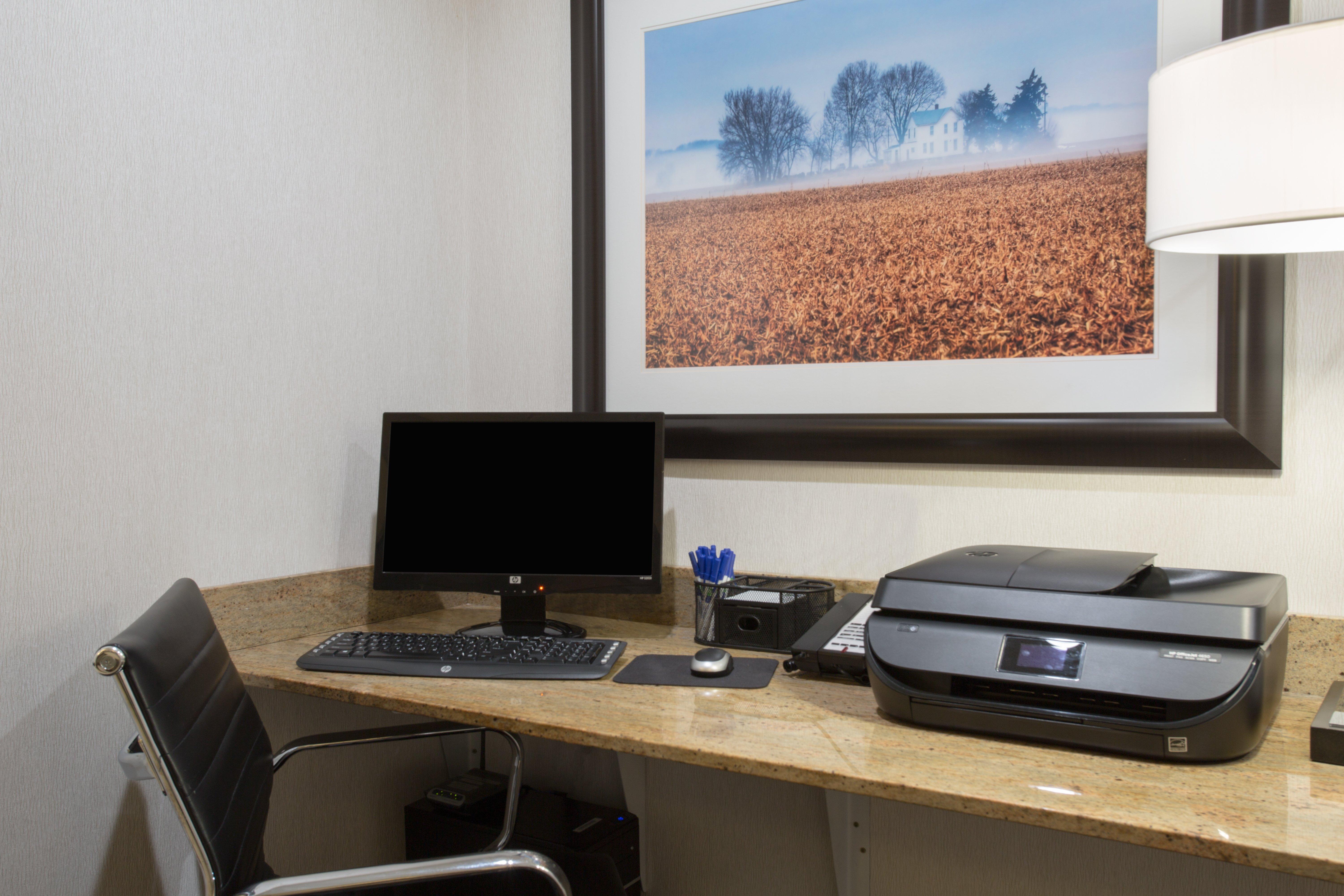 Holiday Inn Express Hotel & Suites Concordia Us 81 By Ihg Exterior photo