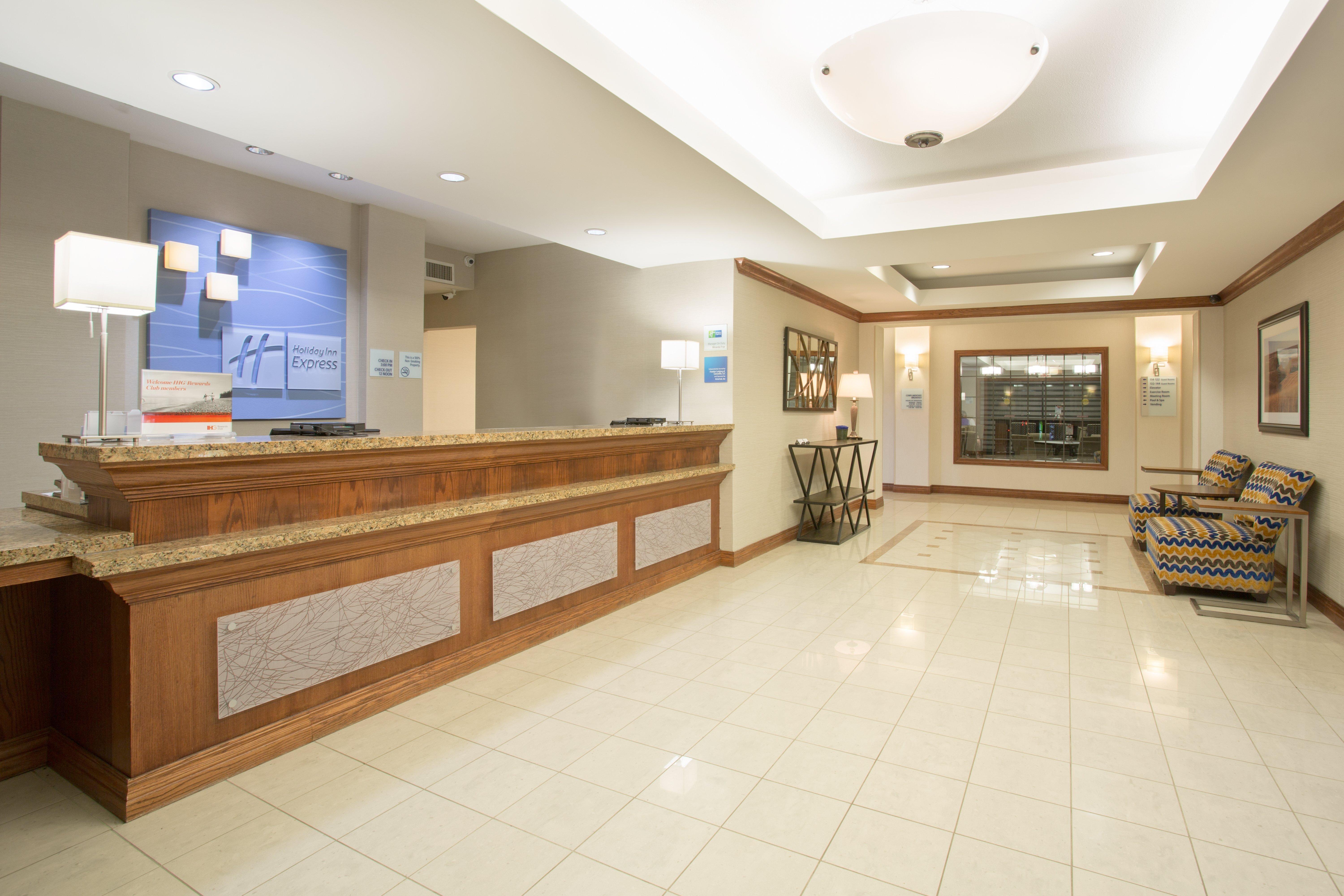 Holiday Inn Express Hotel & Suites Concordia Us 81 By Ihg Exterior photo